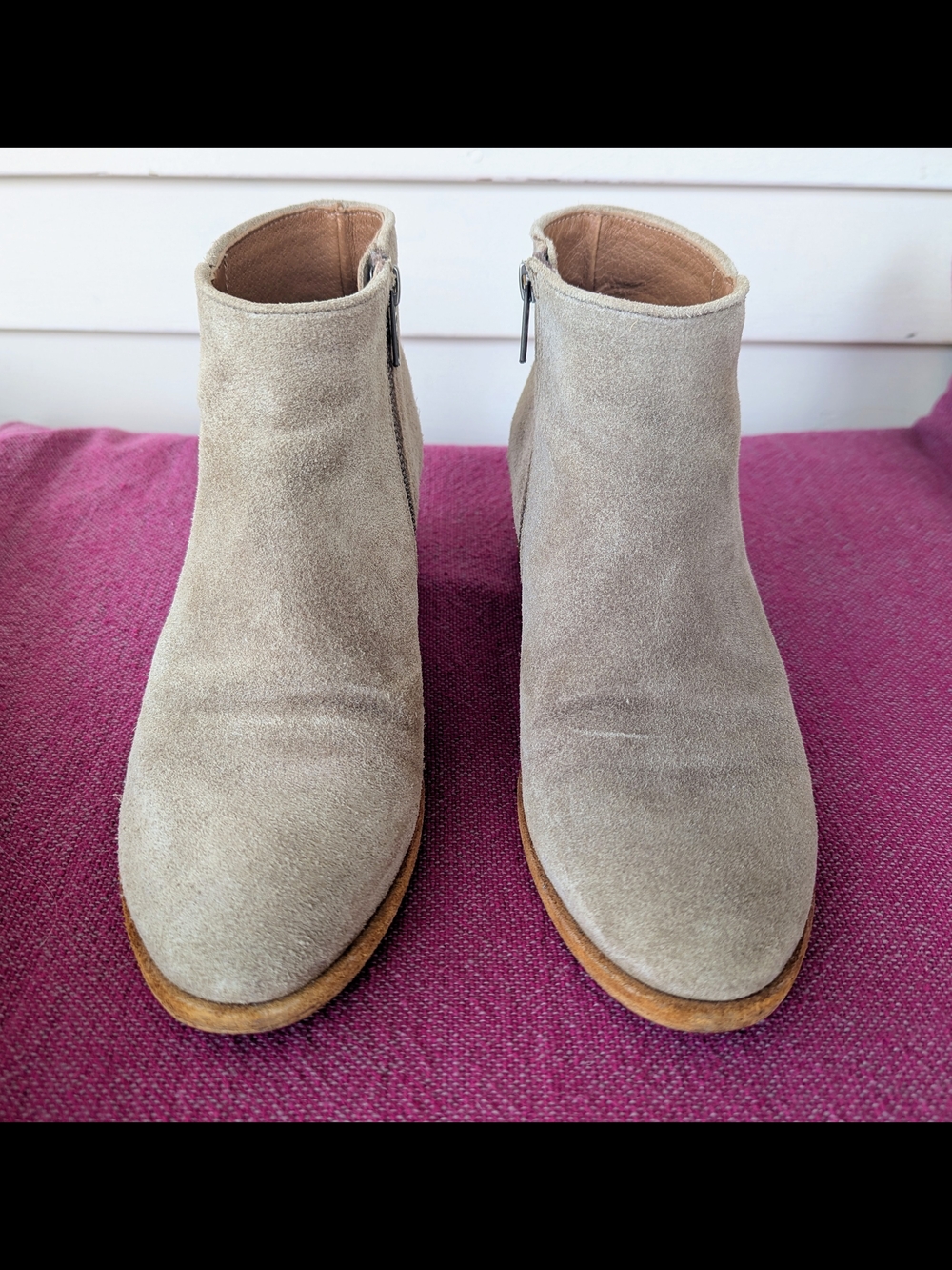 FRYE AND CO. Suede Ankle Booties in Light Taupe